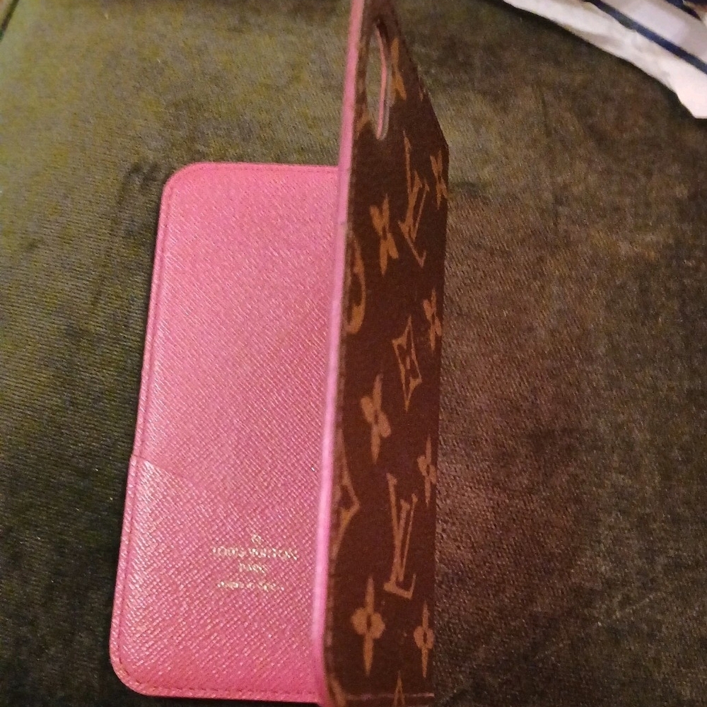 Louis Vuitton Pink and Brown Phone Case Elegant Protective Accessory